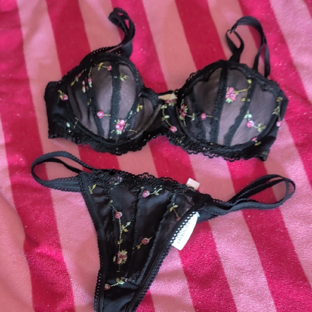 Vintage Y2K Victoria's Secret Bra Panty Set
